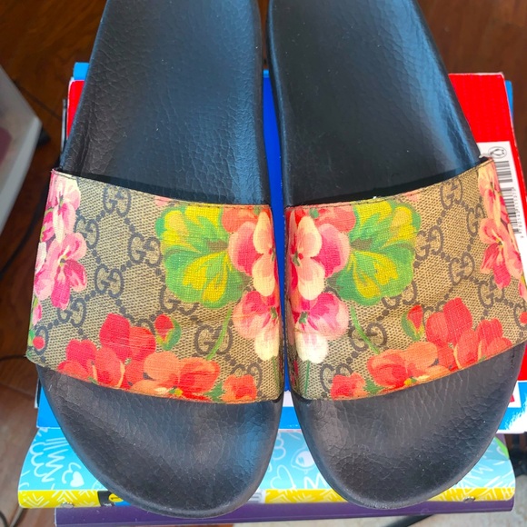 Authentic Used Gucci Bloom Women’s Slides Slippers Sz 40EUR - Picture 1 of 3